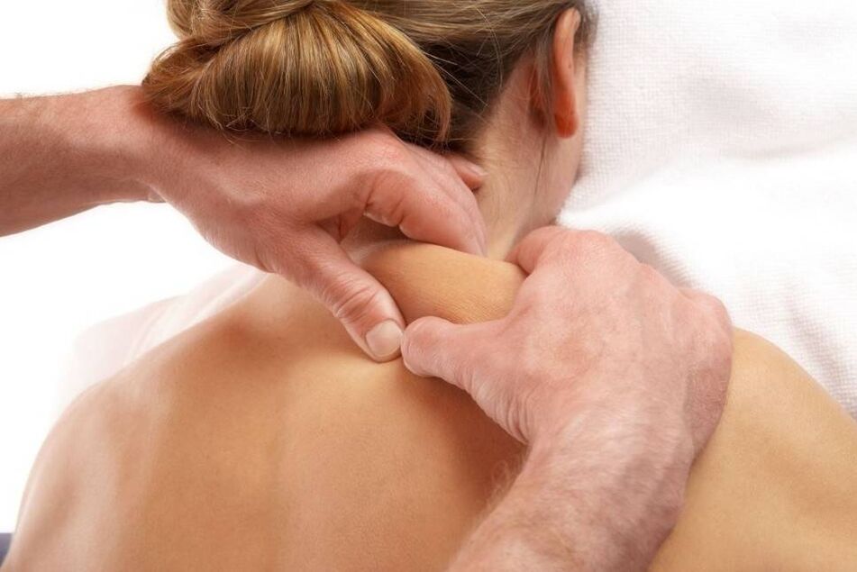 Therapeutische Massage, die Verspannungen bei Osteochondrose löst